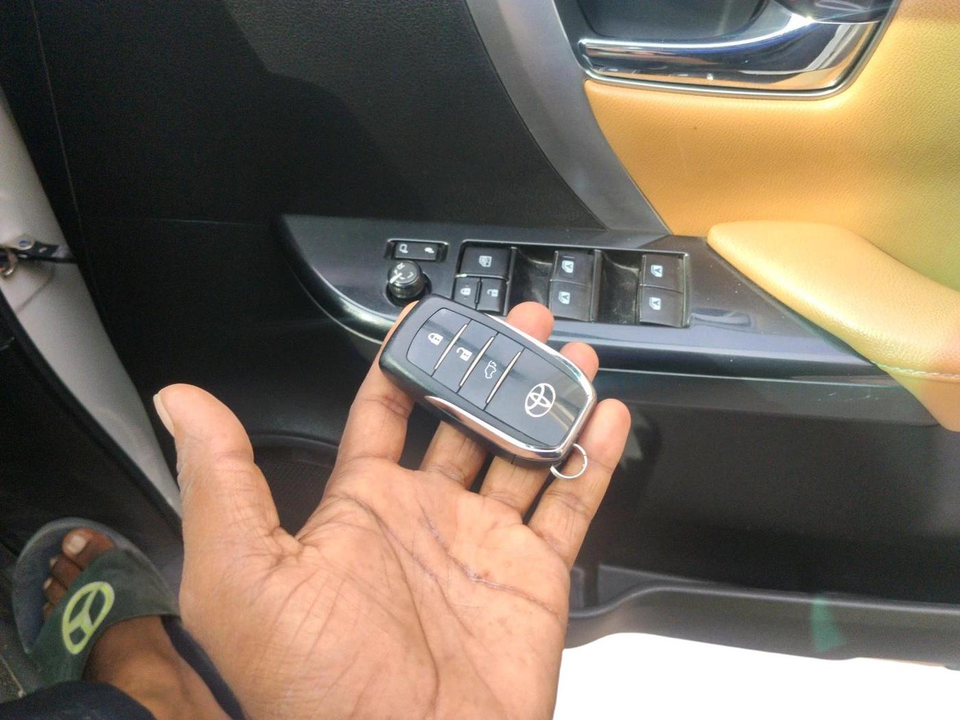 2022 Toyota Fortuner 4X2 AT 2.8 DIESEL, Diesel, Automatic, 49,823 km, interior