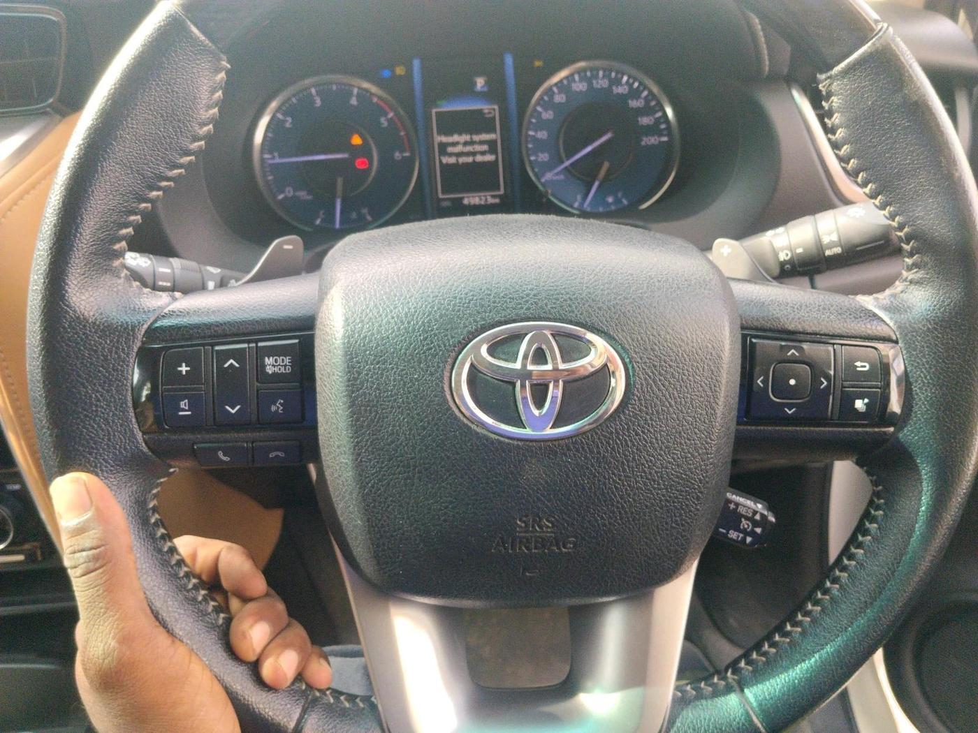 2022 Toyota Fortuner 4X2 AT 2.8 DIESEL, Diesel, Automatic, 49,823 km, interior
