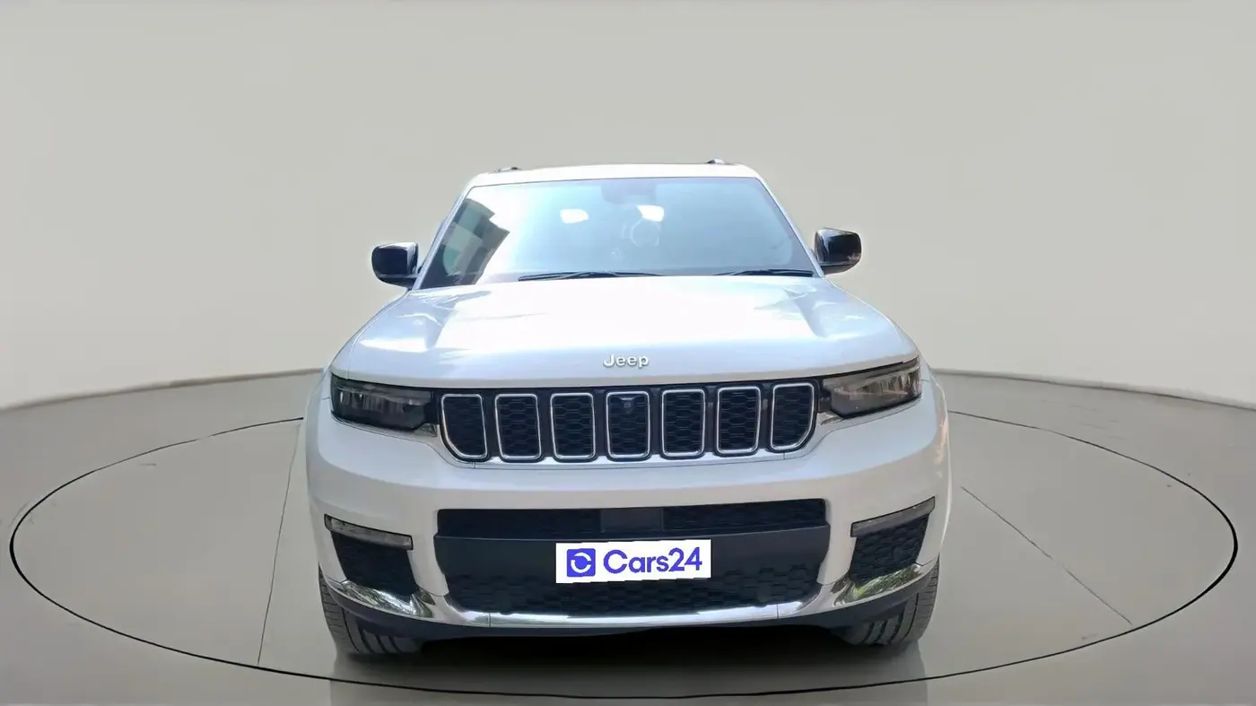 2022 Jeep GRAND CHEROKEE LIMITED (O) 4X4 AT, Petrol, Automatic, 64,265 km, exterior