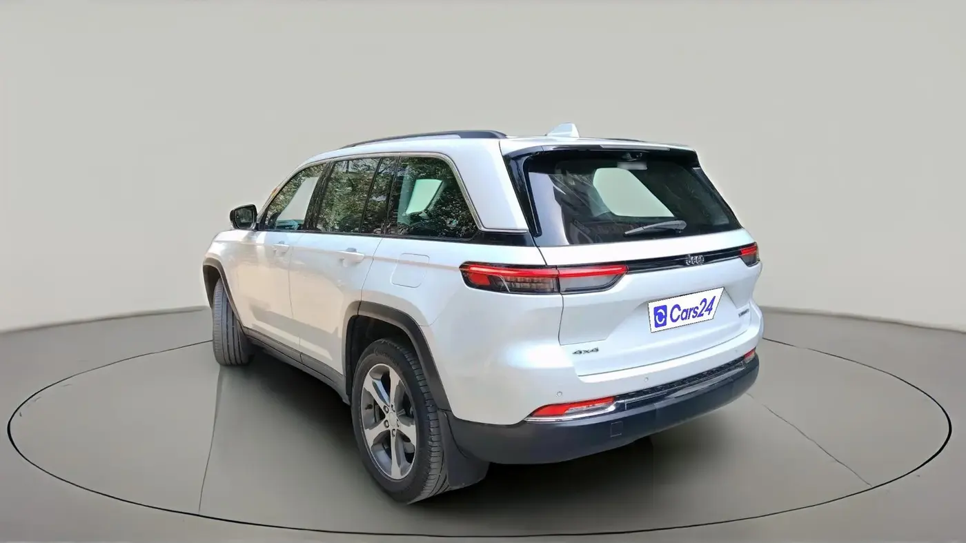 2022 Jeep GRAND CHEROKEE LIMITED (O) 4X4 AT, Petrol, Automatic, 64,265 km, exterior