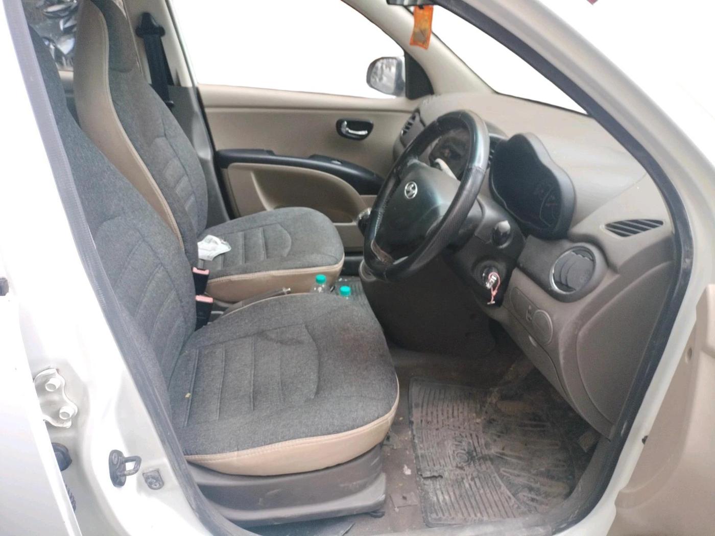 2011 Hyundai i10 SPORTZ 1.2 AT, Petrol, Automatic, 70,646 km, interior