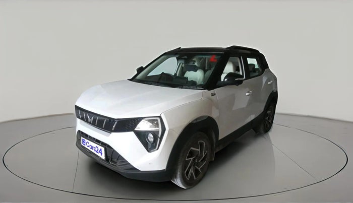 2024 Mahindra XUV 3XO AX7L 1.2 TGDi AT, Petrol, Automatic, 27,376 km, exterior