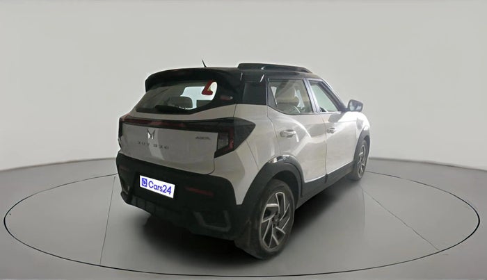 2024 Mahindra XUV 3XO AX7L 1.2 TGDi AT, Petrol, Automatic, 27,376 km, exterior