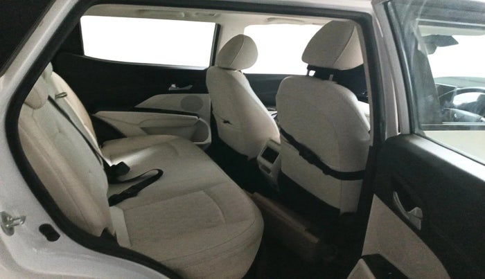 2024 Mahindra XUV 3XO AX7L 1.2 TGDi AT, Petrol, Automatic, 27,376 km, interior