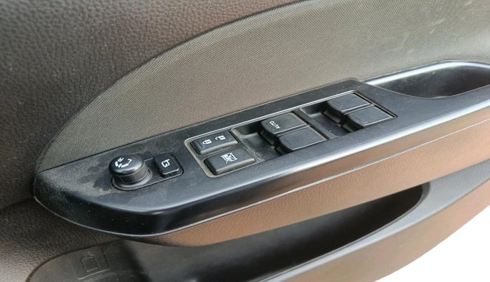 2016 Maruti Swift VXI, Petrol, Manual, 18,342 km, interior