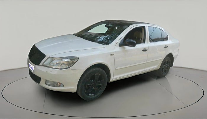 2011 Skoda Laura L&K 2.0 TDI AT, Diesel, Automatic, 1,48,216 km, exterior
