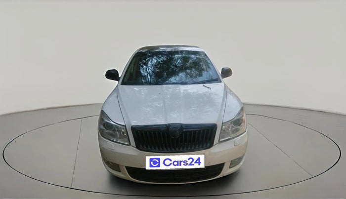 2011 Skoda Laura L&K 2.0 TDI AT, Diesel, Automatic, 1,48,216 km, exterior