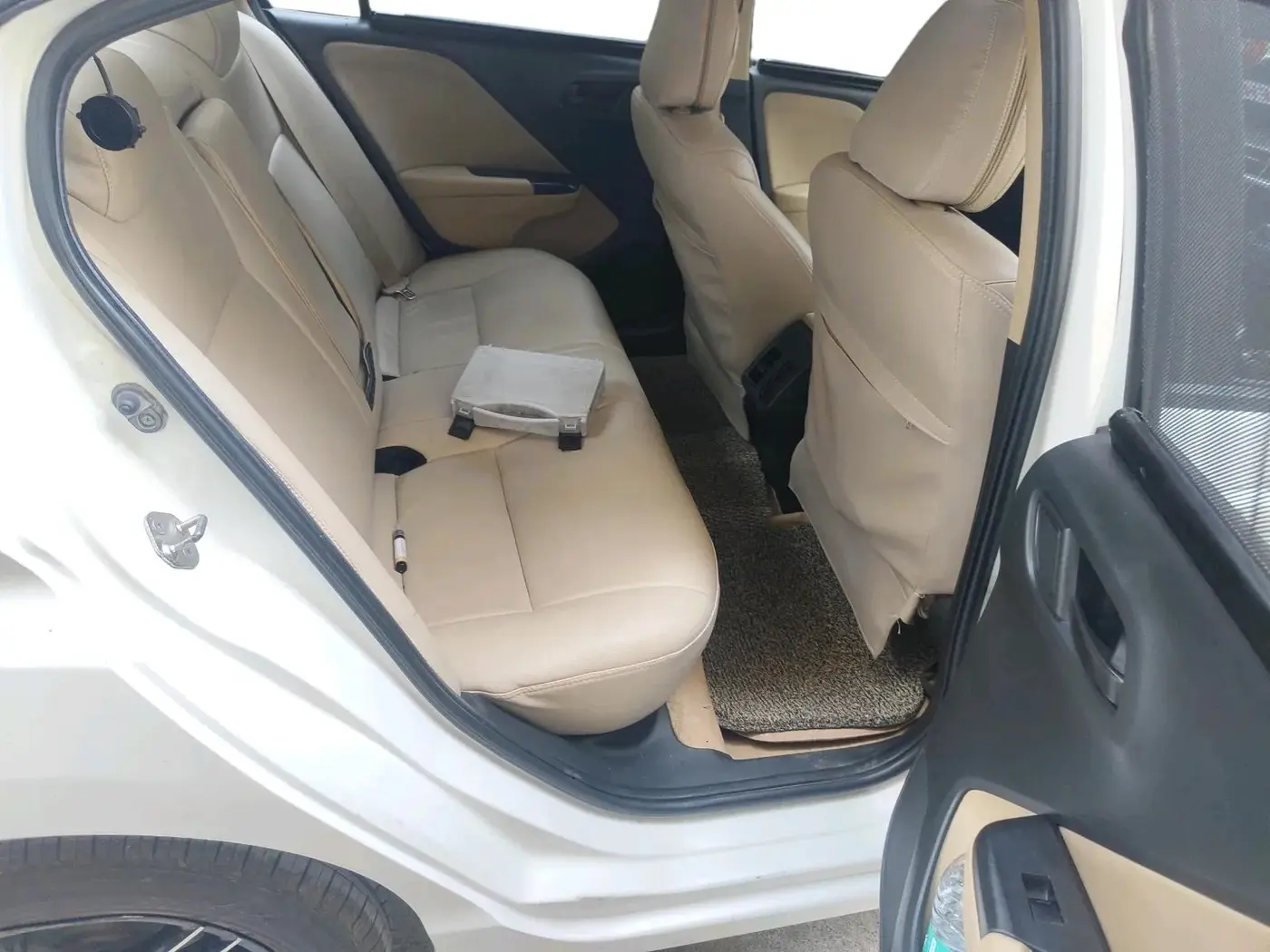 2016 Honda City 1.5L I-DTEC SV, Diesel, Manual, 1,10,737 km, interior