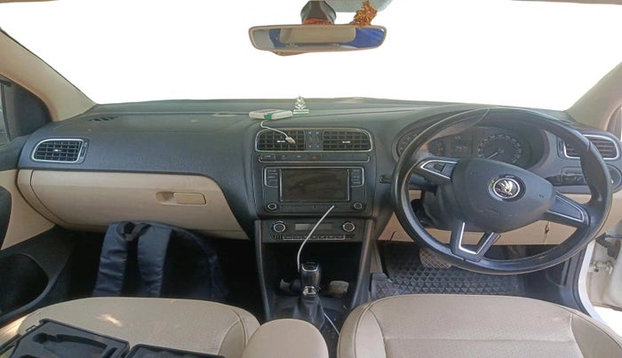 2017 Skoda Rapid STYLE 1.5 TDI AT, Diesel, Automatic, 1,95,675 km, interior