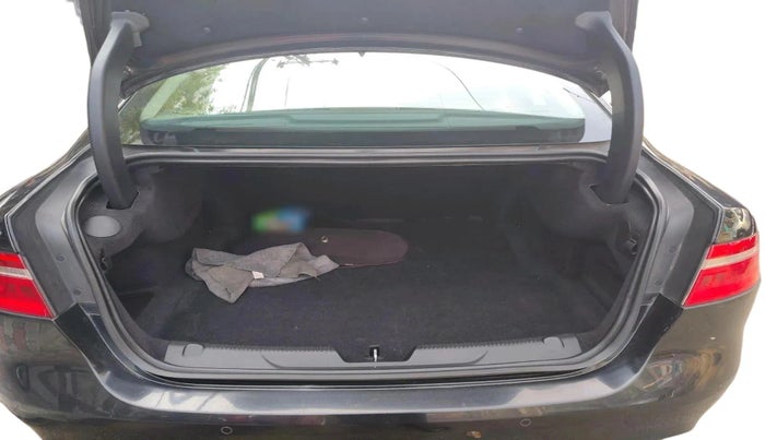 2017 Jaguar XE PRESTIGE DIESEL, Diesel, Automatic, 95,204 km, exterior