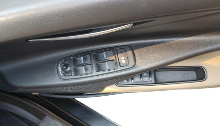 2017 Jaguar XE PRESTIGE DIESEL, Diesel, Automatic, 95,204 km, interior