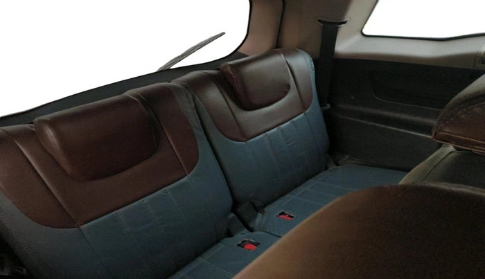 2013 Mahindra XUV500 W8, Diesel, Manual, 1,27,460 km, interior