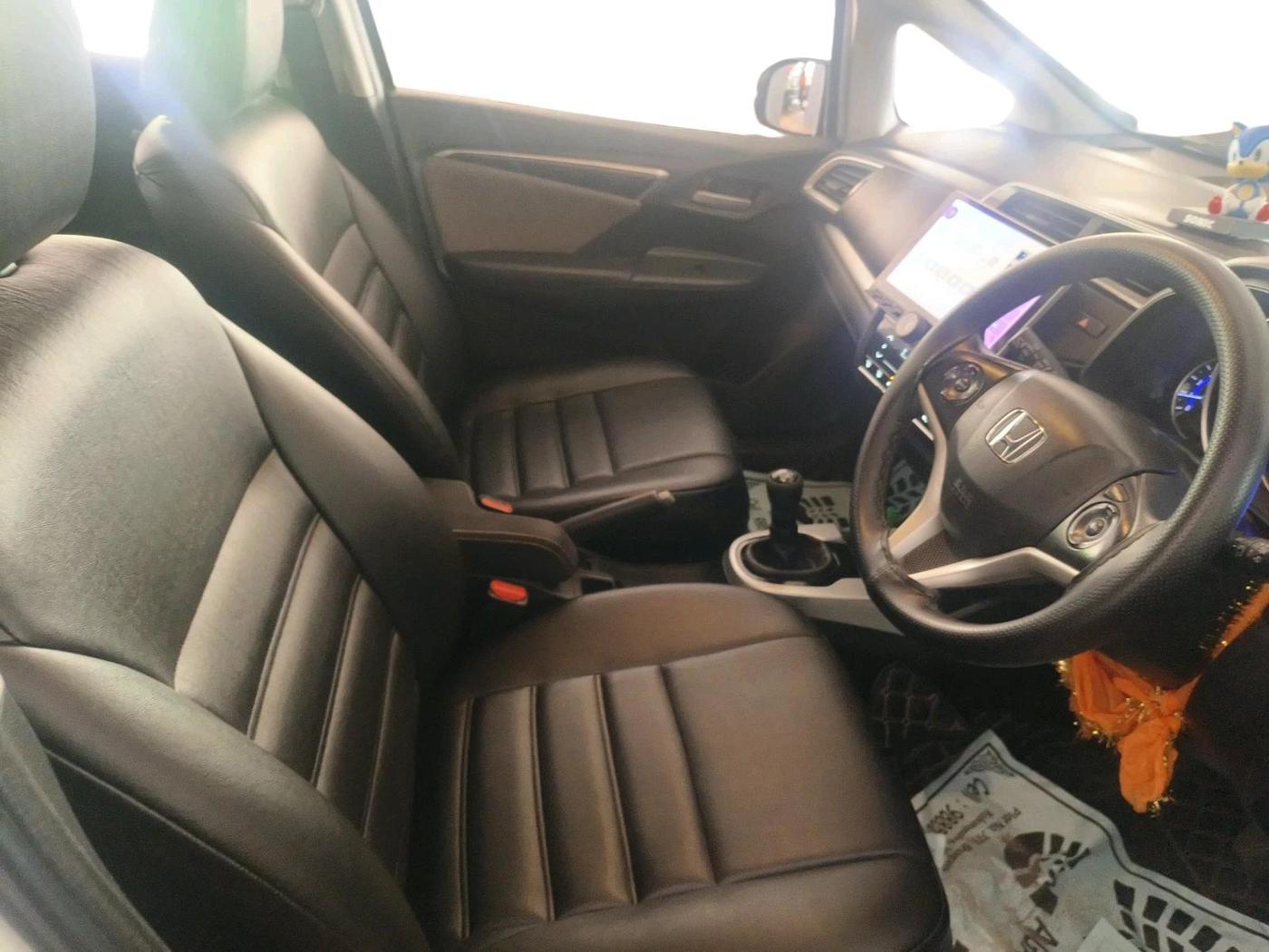 2018 Honda WR-V 1.5L I-DTEC VX MT, Diesel, Manual, 87,350 km, interior