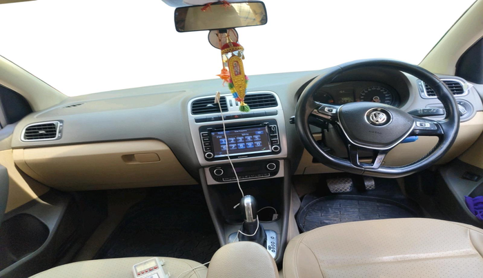 2015 Volkswagen Vento HIGHLINE 1.5 AT, Diesel, Automatic, 1,03,900 km, interior