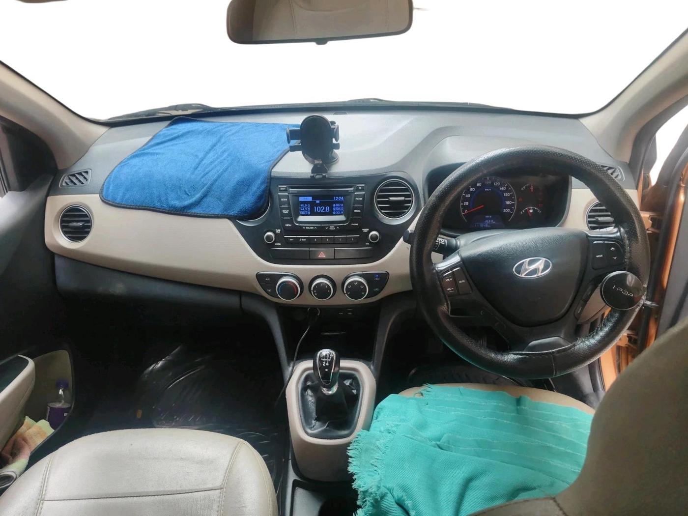 2015 Hyundai Grand i10 ASTA 1.1 CRDI, Diesel, Manual, 1,11,046 km, interior