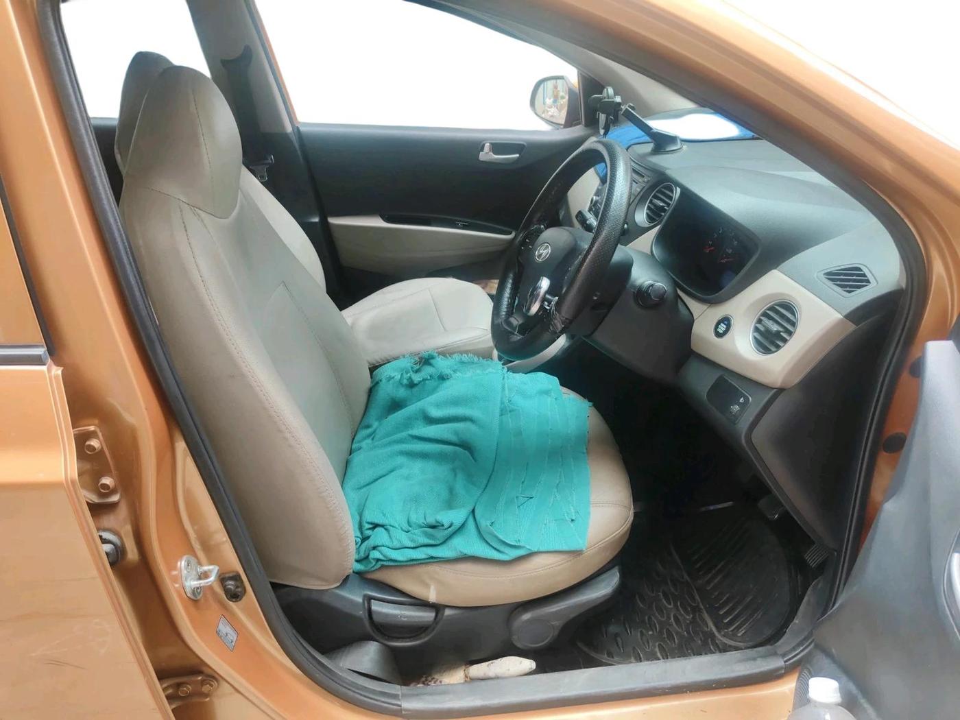 2015 Hyundai Grand i10 ASTA 1.1 CRDI, Diesel, Manual, 1,11,046 km, interior