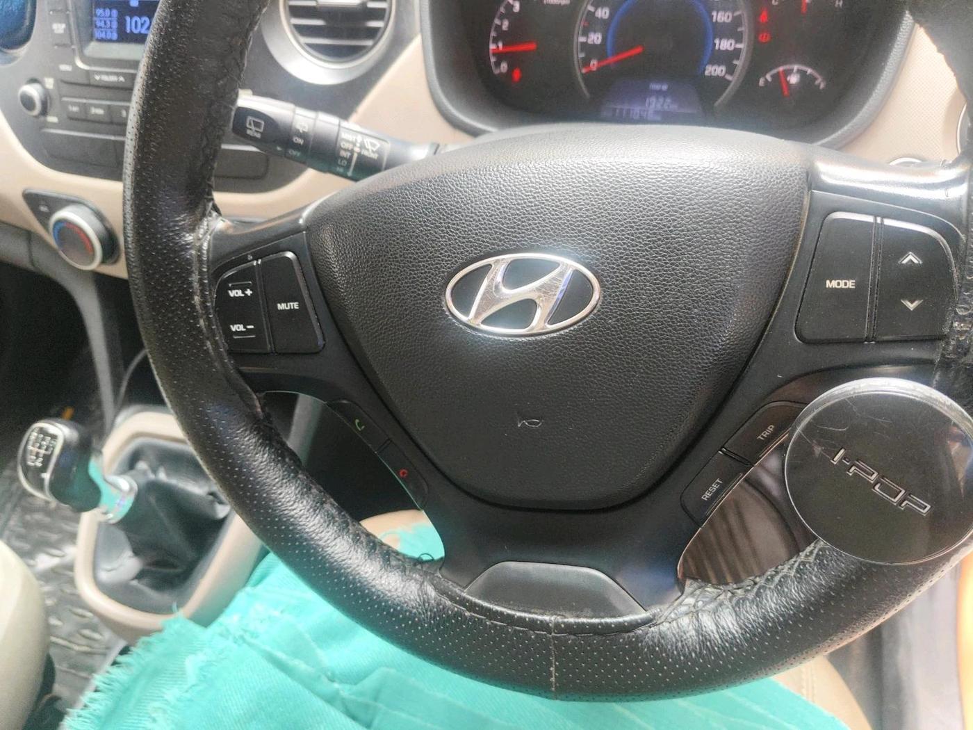 2015 Hyundai Grand i10 ASTA 1.1 CRDI, Diesel, Manual, 1,11,046 km, interior