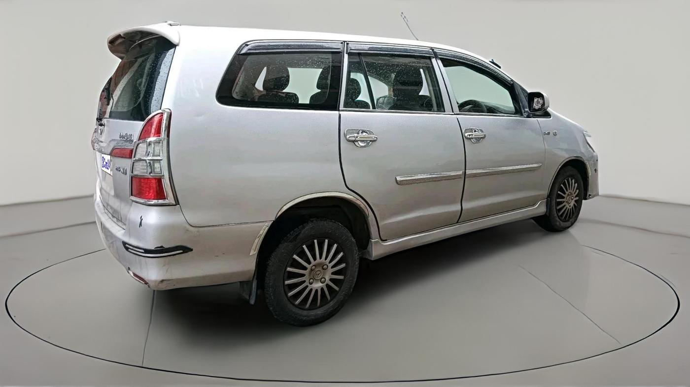 2012 Toyota Innova 2.5 GX 7 STR, Diesel, Manual, 4,28,711 km, exterior