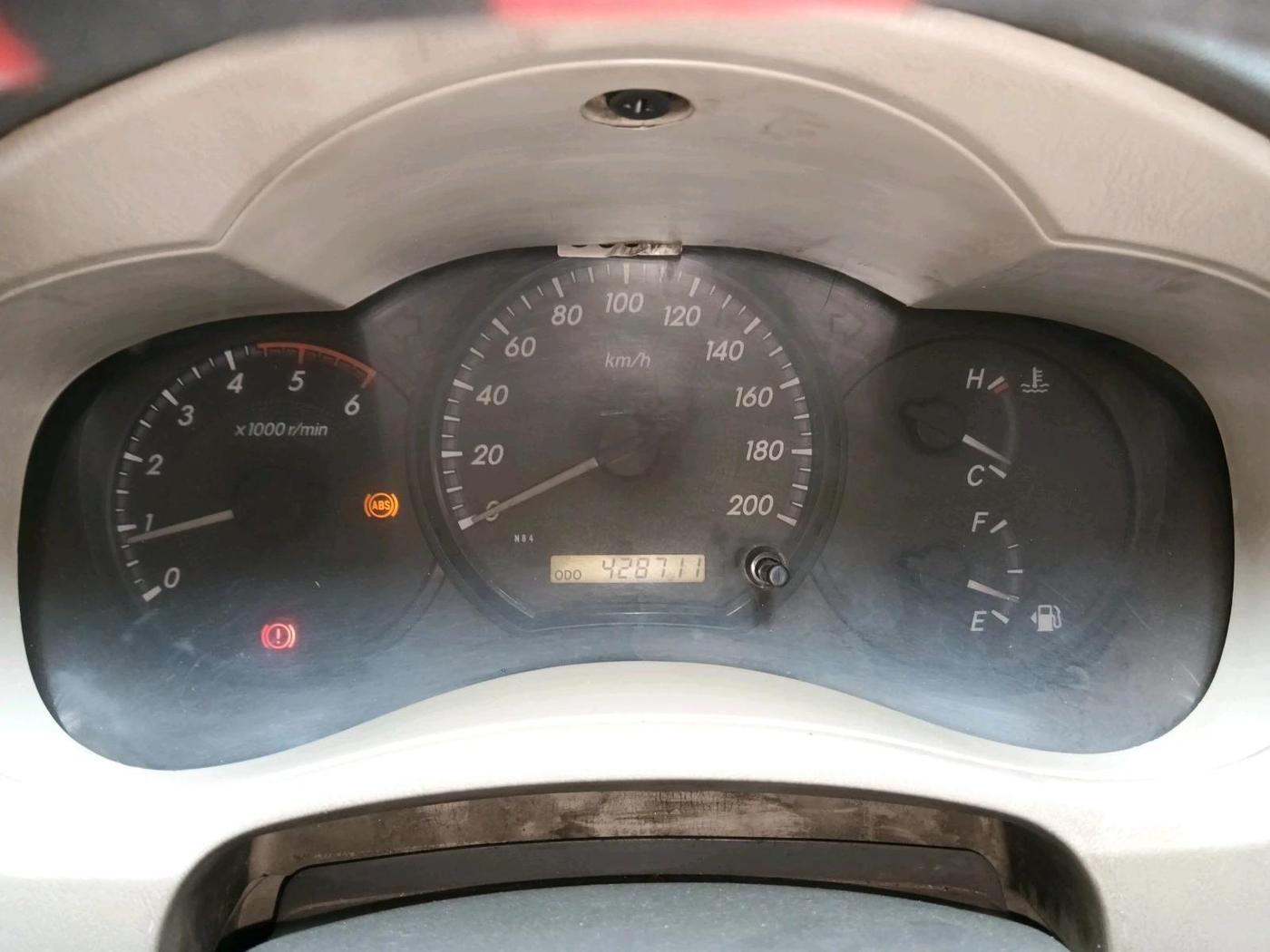 2012 Toyota Innova 2.5 GX 7 STR, Diesel, Manual, 4,28,711 km, interior