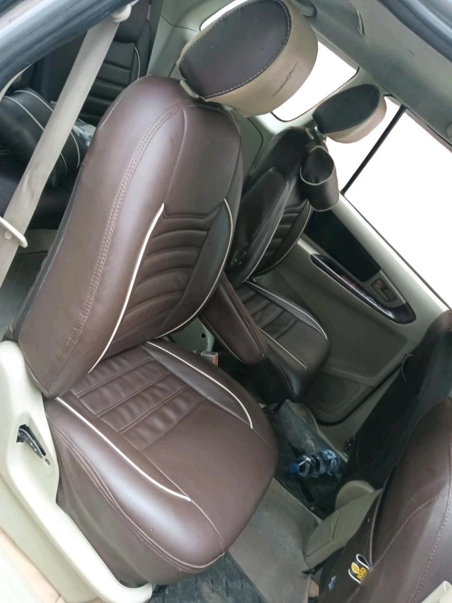 2012 Toyota Innova 2.5 GX 7 STR, Diesel, Manual, 4,28,711 km, interior