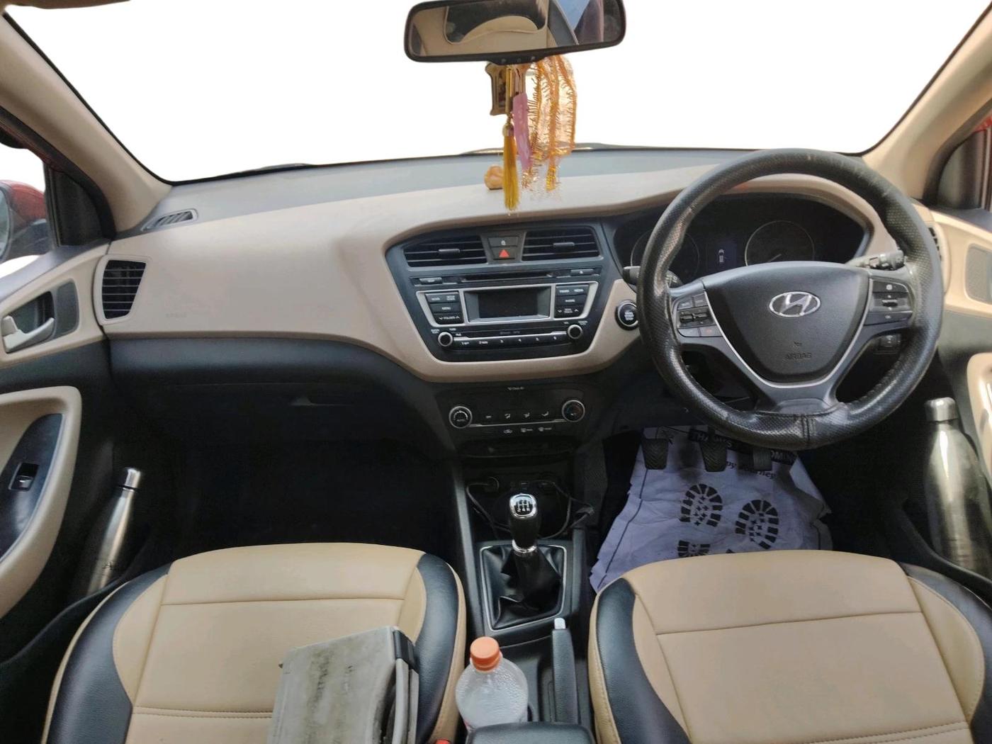 2014 Hyundai Elite i20 ASTA 1.2, Petrol, Manual, 1,28,571 km, interior