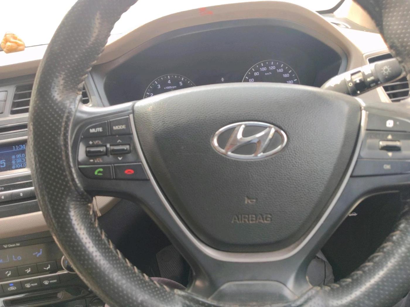 2014 Hyundai Elite i20 ASTA 1.2, Petrol, Manual, 1,28,571 km, interior