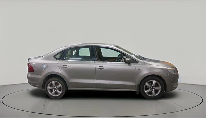 2015 Skoda Rapid 1.5 TDI CR AMBITION WITH ALLOY, Diesel, Manual, 2,09,444 km, exterior