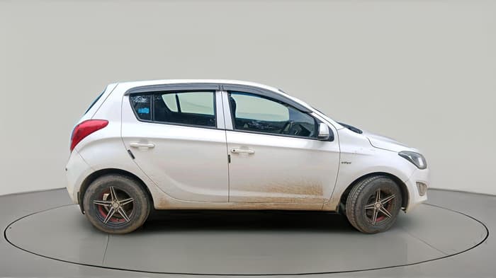 2013 Hyundai i20 SPORTZ 1.2, Petrol, Manual, 1,06,614 km, exterior