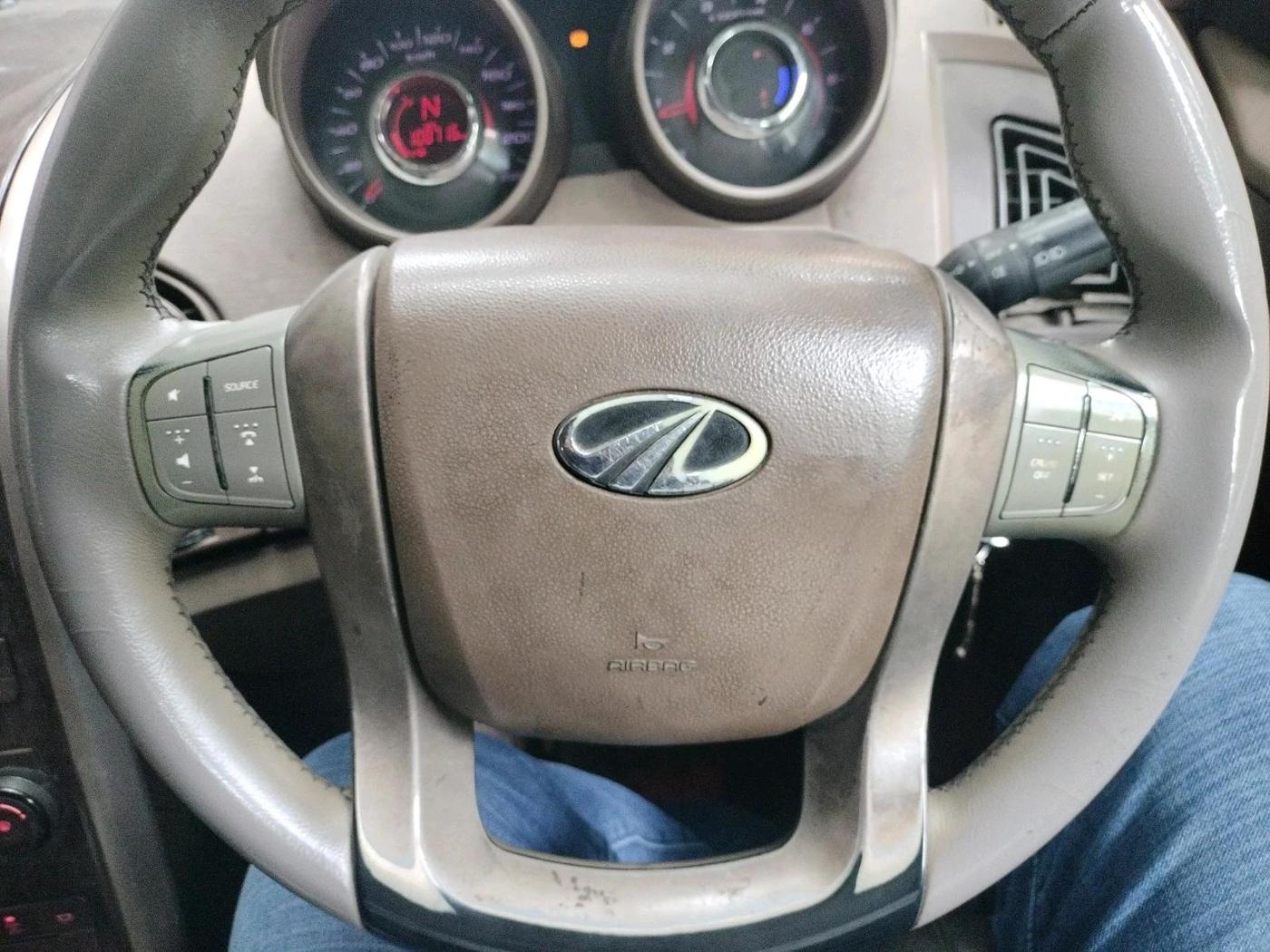 2012 Mahindra XUV500 W6, Diesel, Manual, 1,08,716 km, interior