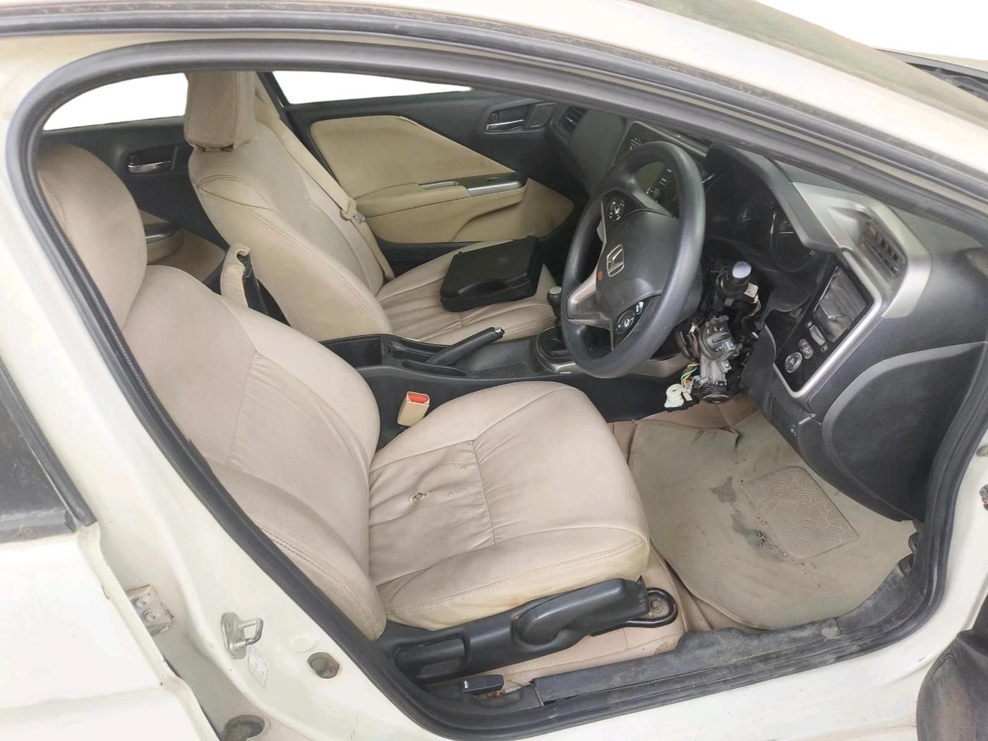 2014 Honda City 1.5L I-VTEC V MT, Petrol, Manual, 1,06,972 km, interior