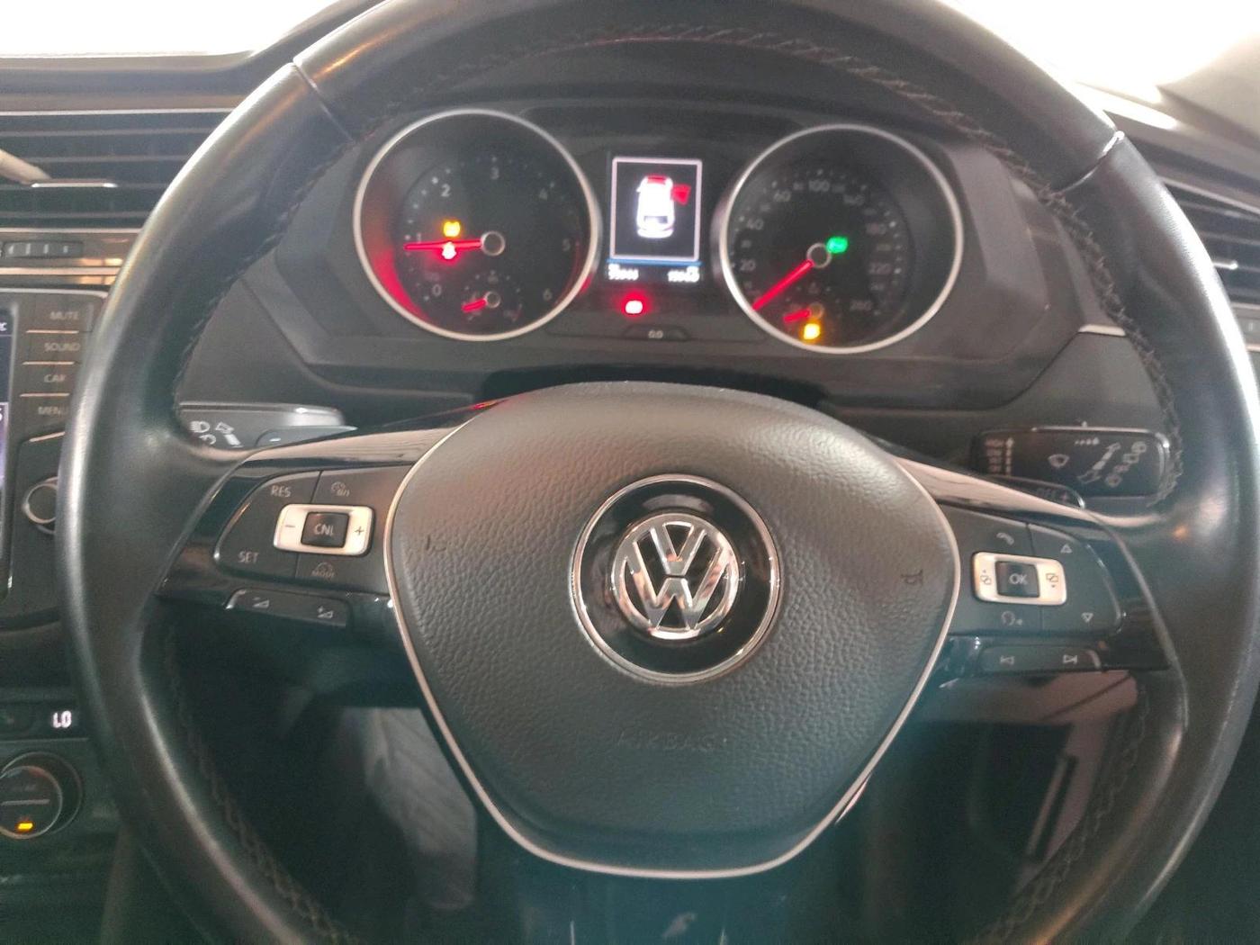 2017 Volkswagen TIGUAN COMFORTLINE TDI AT, Diesel, Automatic, 95,966 km, interior