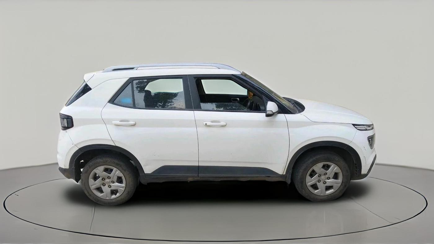 2022 Hyundai VENUE S+ 1.2, Petrol, Manual, 47,659 km, exterior