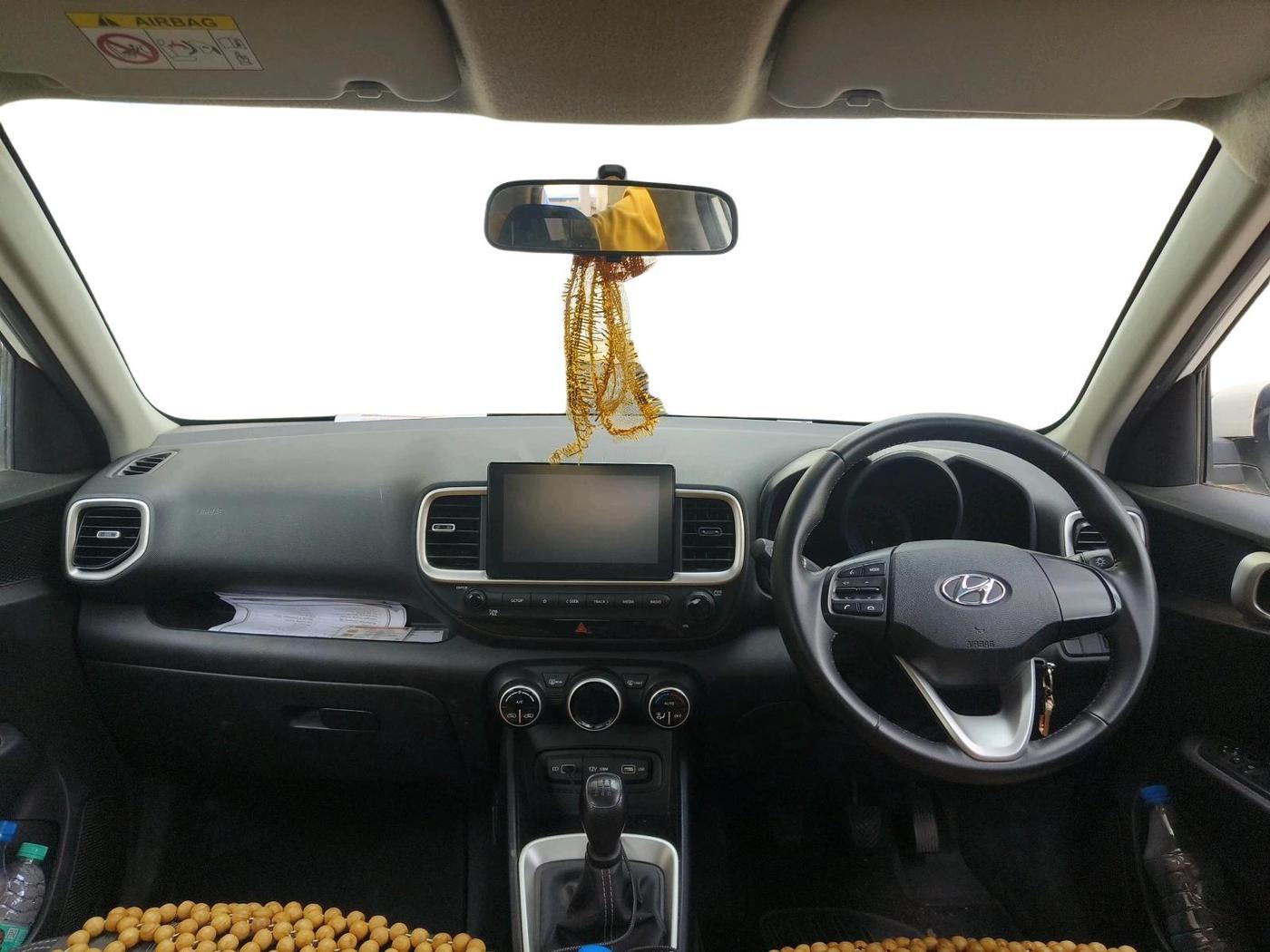 2022 Hyundai VENUE S+ 1.2, Petrol, Manual, 47,659 km, interior