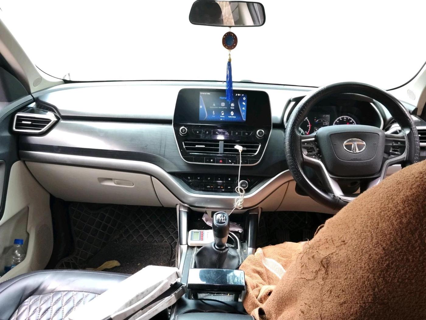 2021 Tata Safari XT, Diesel, Manual, 1,07,209 km, interior