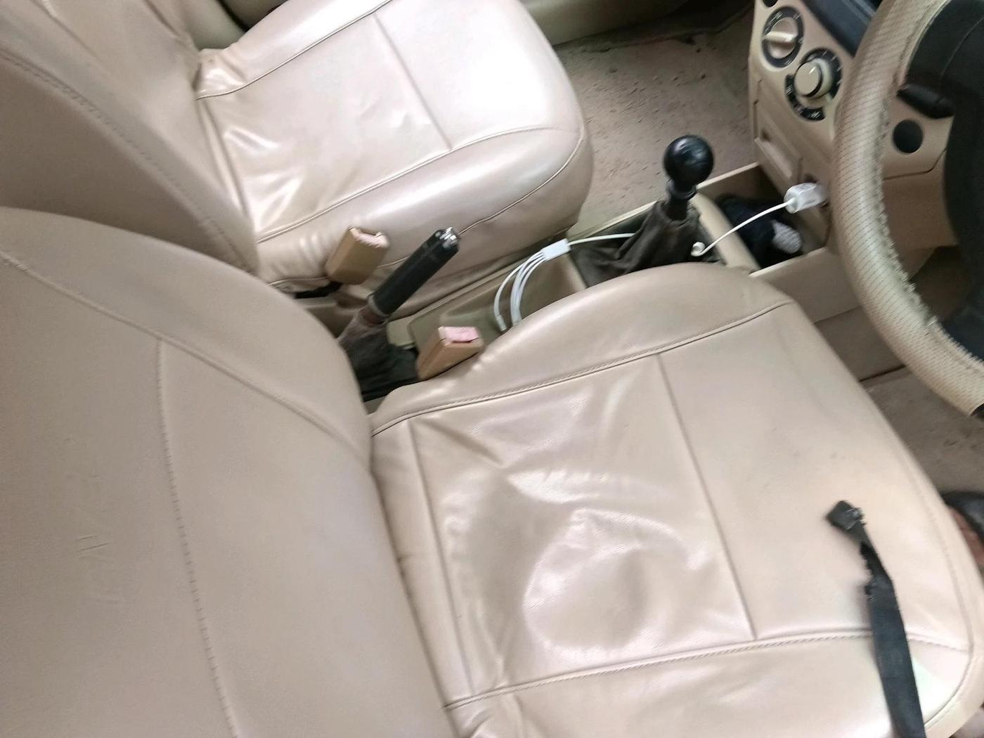 2010 Chevrolet Aveo LS 1.4, Petrol, Manual, 1,54,822 km, interior