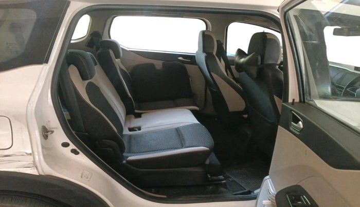 2020 Renault TRIBER RXZ AMT, Petrol, Automatic, 58,547 km, interior