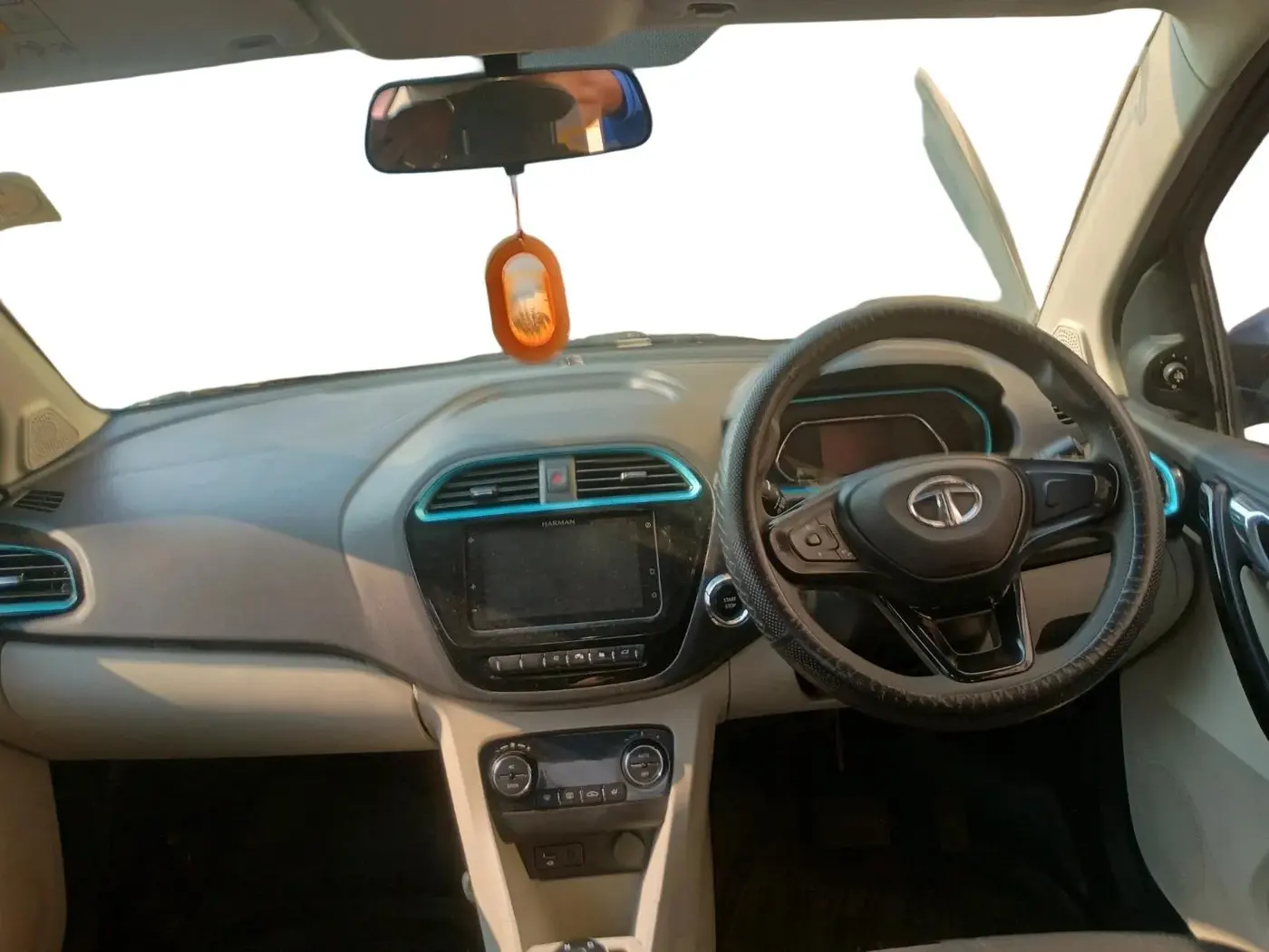 2022 Tata TIGOR EV XZ PLUS, Electric, Automatic, 64,718 km, interior