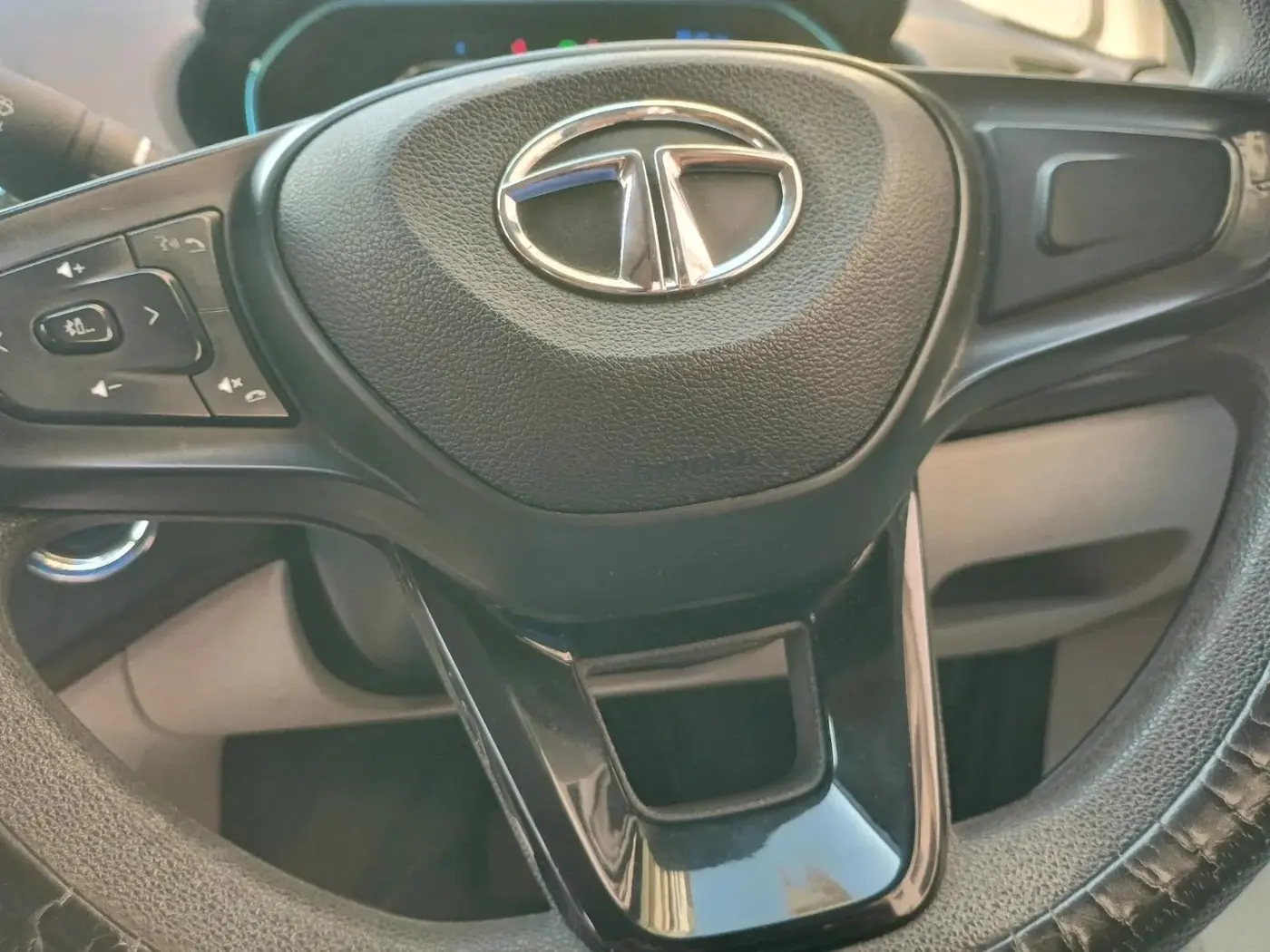 2022 Tata TIGOR EV XZ PLUS, Electric, Automatic, 64,718 km, interior