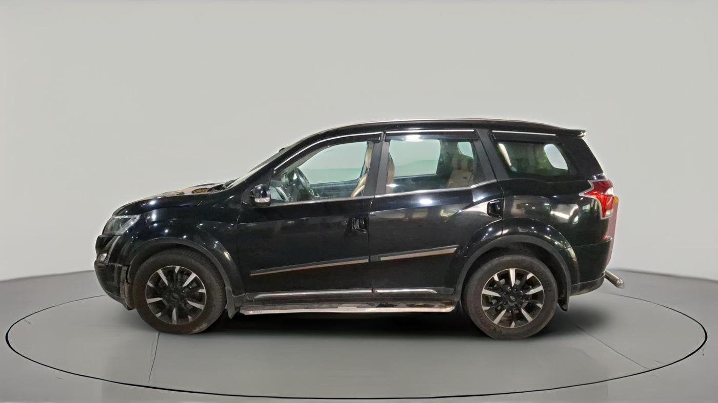 2021 Mahindra XUV500 W11 AT, Diesel, Automatic, 80,260 km, exterior