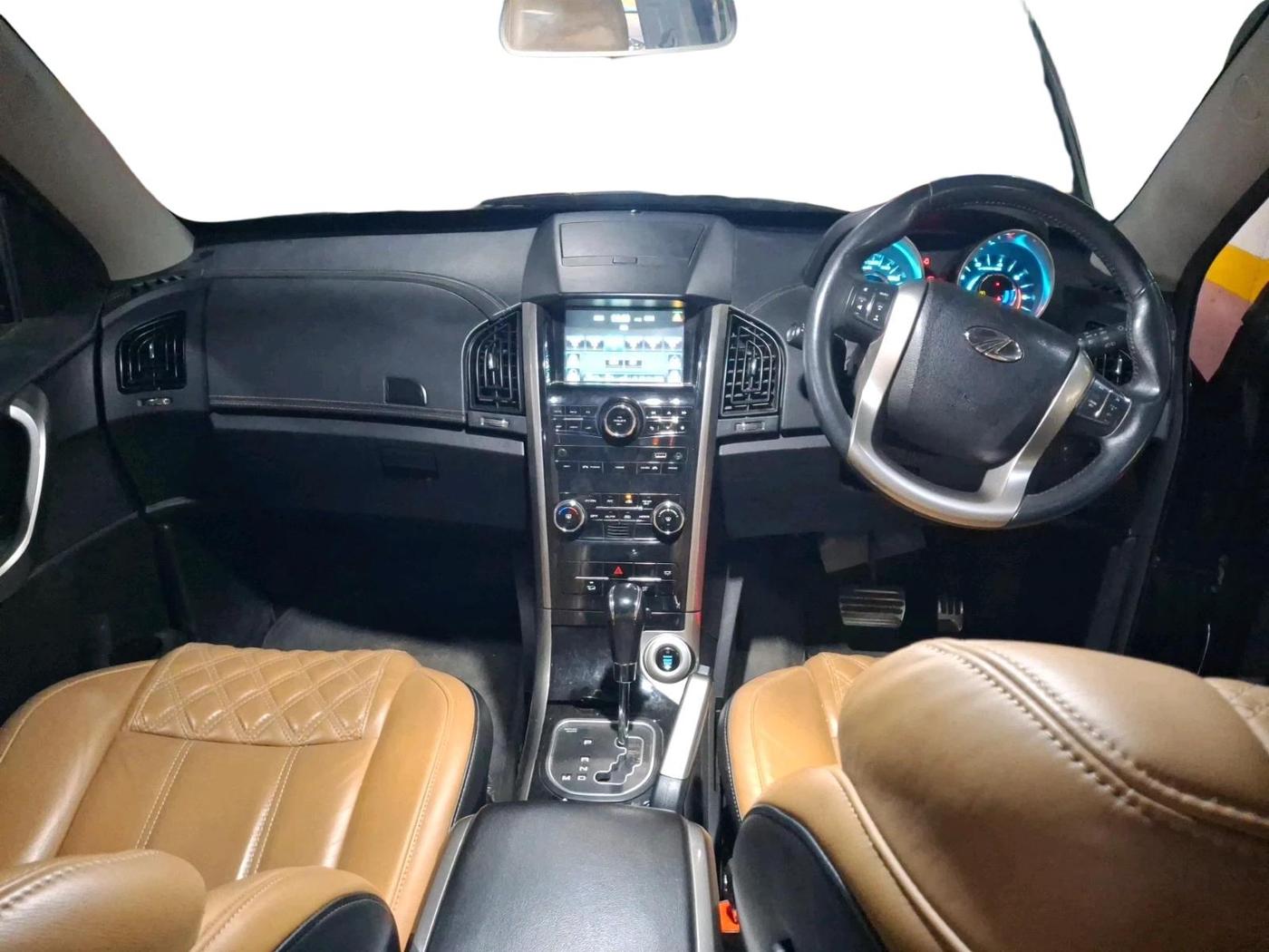 2021 Mahindra XUV500 W11 AT, Diesel, Automatic, 80,260 km, interior