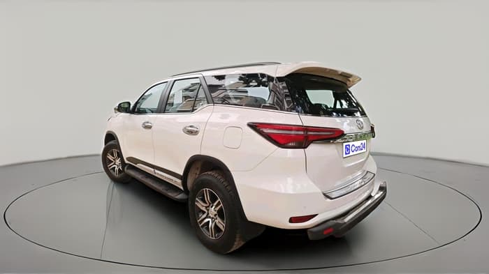 2025 Toyota Fortuner 4X2 MT 2.8 DIESEL, Diesel, Manual, 1,831 km, exterior