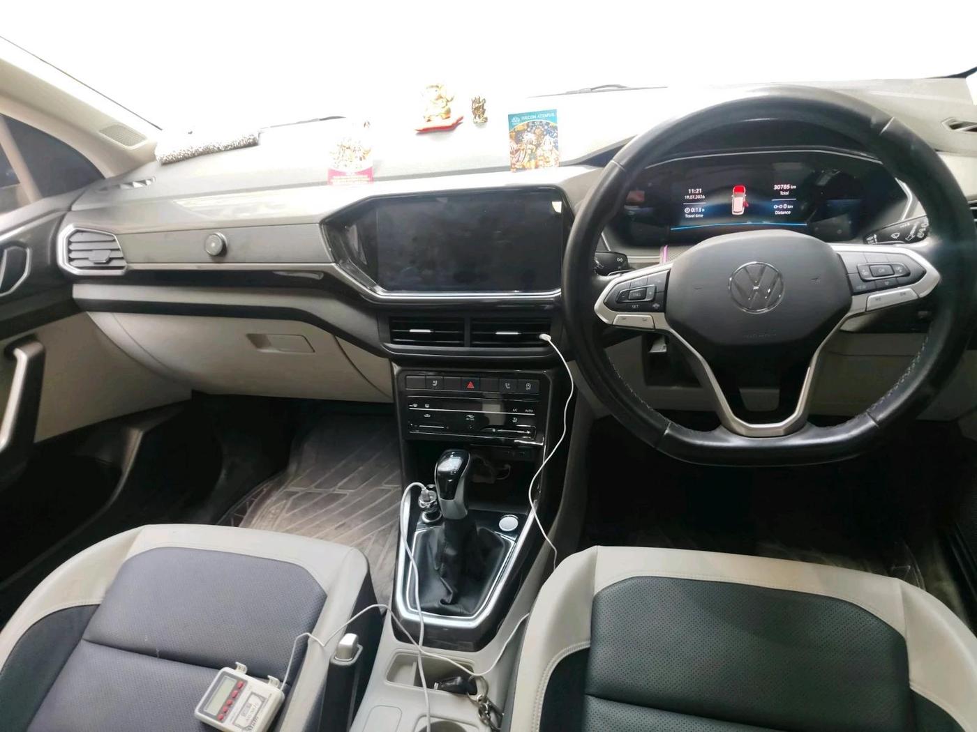 2023 Volkswagen TAIGUN TOPLINE 1.0 TSI AT, Petrol, Automatic, 30,785 km, interior
