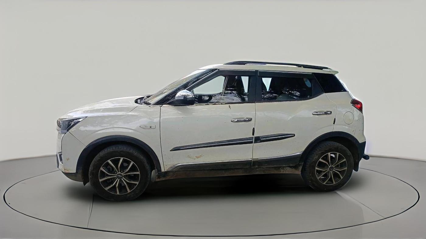 2020 Mahindra XUV300 W6 1.5 Diesel, Diesel, Manual, 94,553 km, exterior