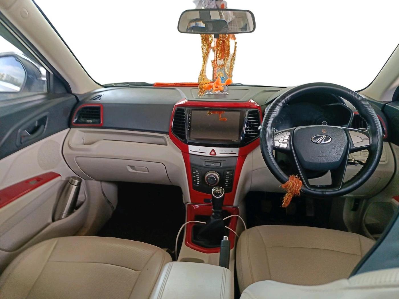 2020 Mahindra XUV300 W6 1.5 Diesel, Diesel, Manual, 94,553 km, interior