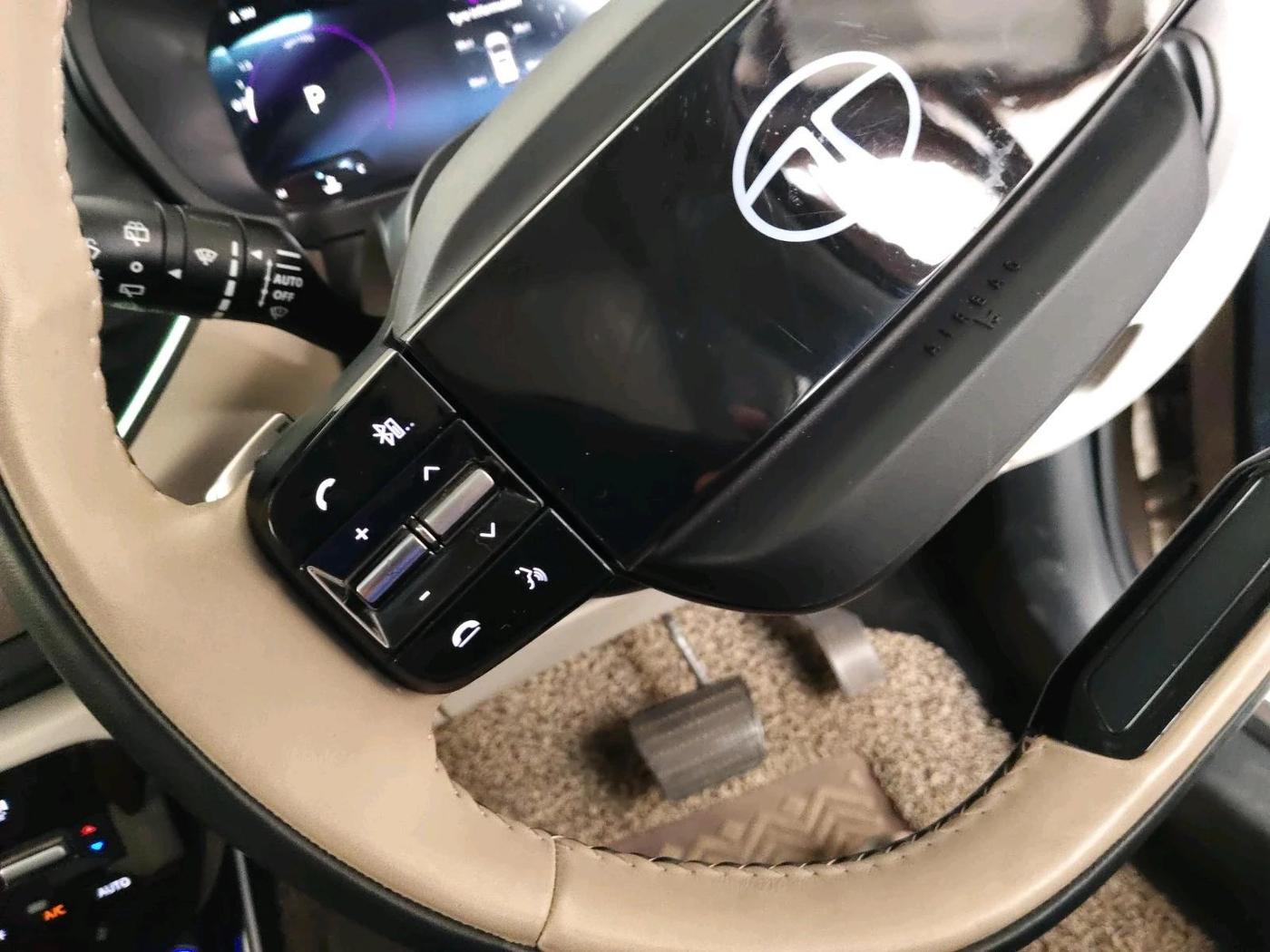 2025 Tata ALTROZ Accomplished Plus S Petrol 6DCT, Petrol, Automatic, 11,831 km, interior