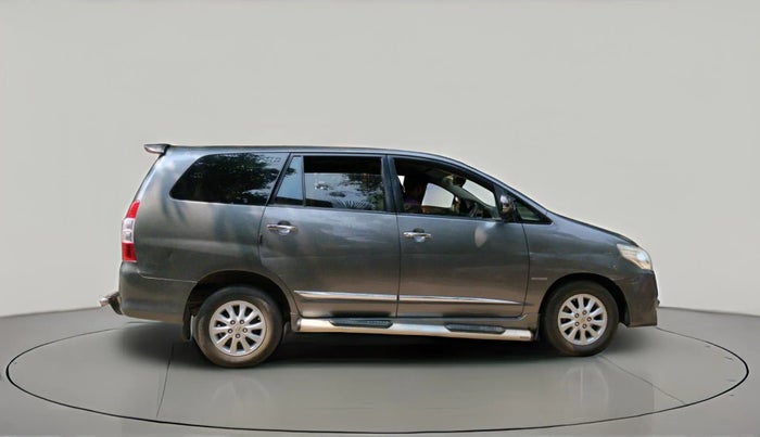 2014 Toyota Innova 2.5 VX 7 STR, Diesel, Manual, 1,94,169 km, exterior