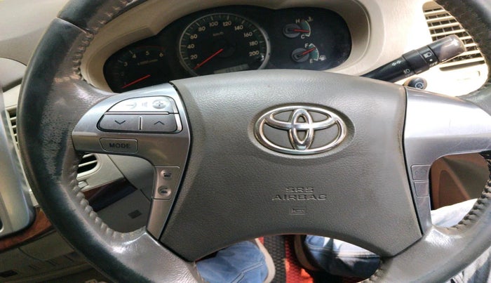 2014 Toyota Innova 2.5 VX 7 STR, Diesel, Manual, 1,94,169 km, interior