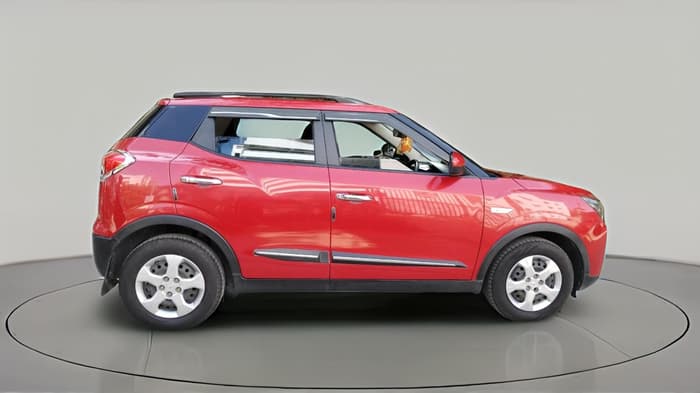 2022 Mahindra XUV300 W6 1.5 Diesel, Diesel, Manual, 65,300 km, exterior