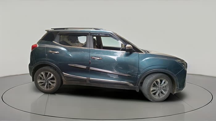 2021 Mahindra XUV300 W8 (O) 1.5 DIESEL AMT, Diesel, Automatic, 1,32,572 km, exterior