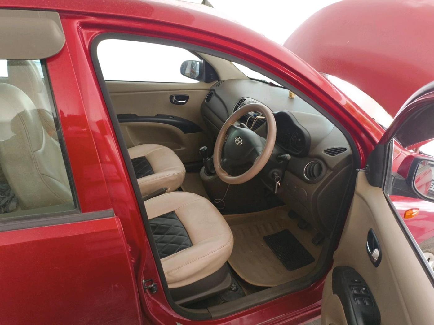 2012 Hyundai i10 MAGNA 1.1 LPG, Petrol, Manual, 1,45,995 km, interior